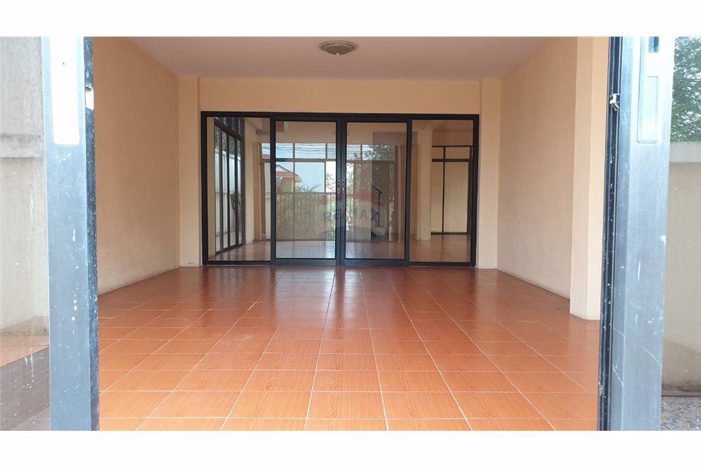 warehouse-and-home-office-ใกล้ตลาดไทราคาถูก-3-ชั้น