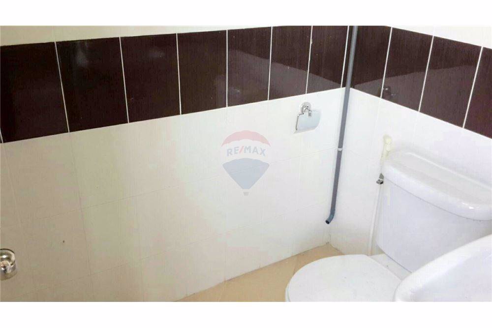 ขายอาคารพาณิชย์-2-ชั้นครึ่ง-ขายถูกด่วน