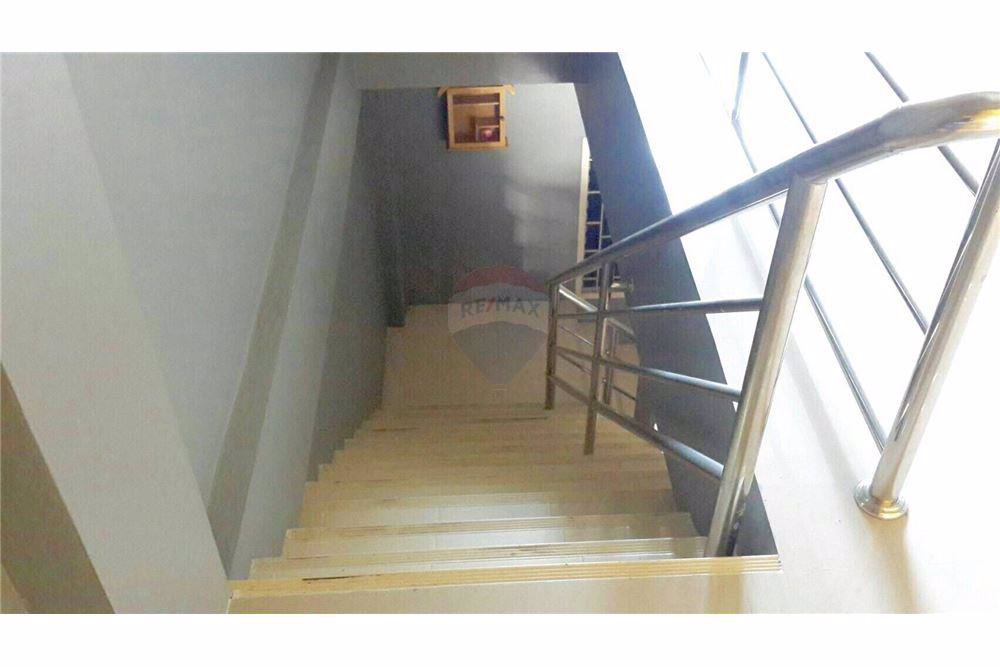 ขายอาคารพาณิชย์-2-ชั้นครึ่ง-ขายถูกด่วน