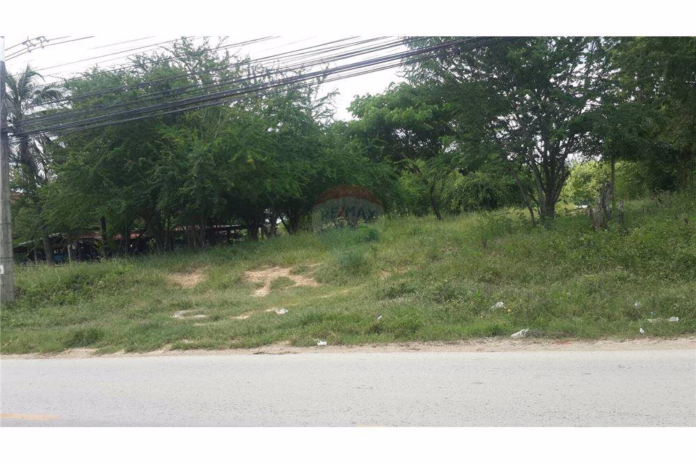 ขายที่ดินเปล่าเนื้อที่-672-ตรวติดถนน-ทำเลดี