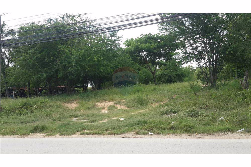 ขายที่ดินเปล่าเนื้อที่-672-ตรวติดถนน-ทำเลดี