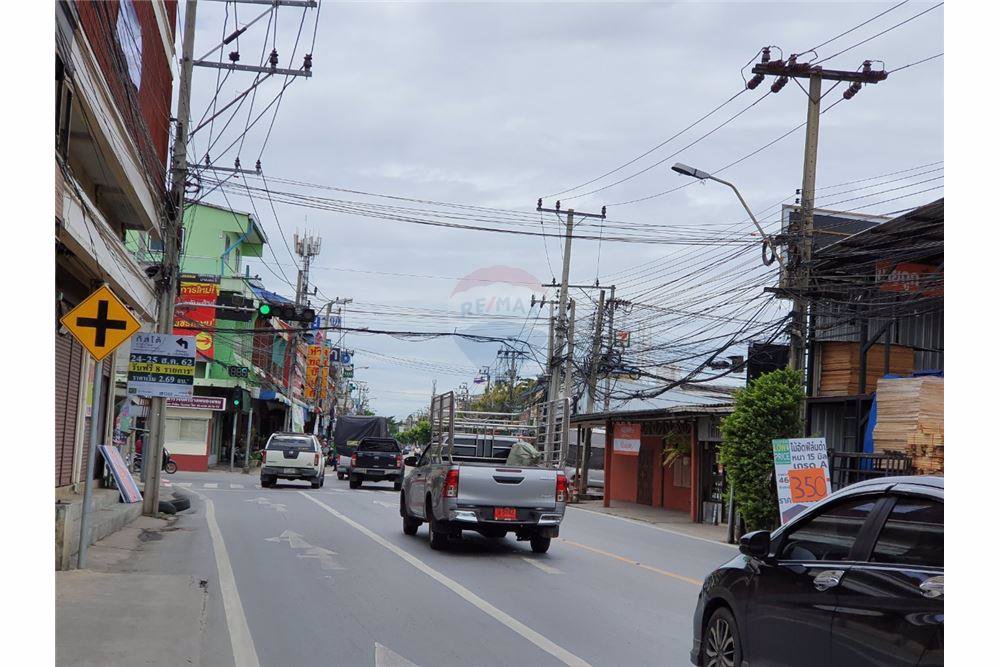 ขายอาคารพาณิชย์-3-ชั้น-43-ตรว-ถนนเพชรเกษม81