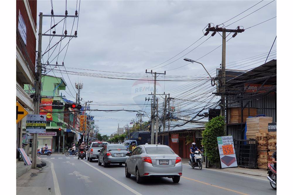 ขายอาคารพาณิชย์-3-ชั้น-43-ตรว-ถนนเพชรเกษม81