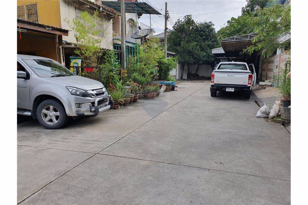 ขายทาวน์เฮ้าส์-2-ชั้น-30-ตรว-หมู่บ้านมารวยวิลล่า