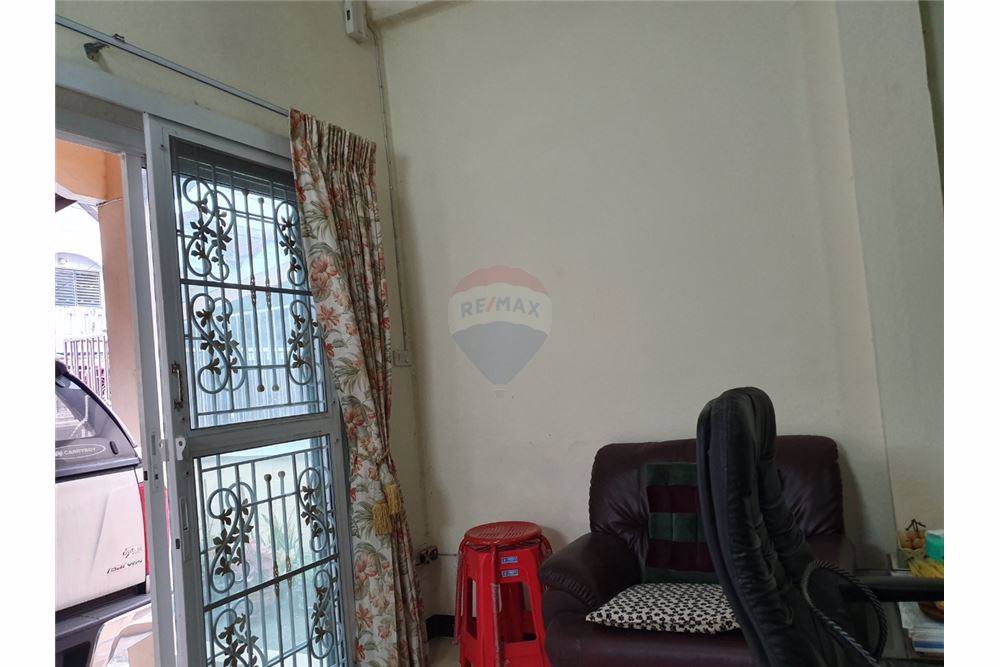 ขายทาวน์เฮ้าส์-2-ชั้น-30-ตรว-หมู่บ้านมารวยวิลล่า