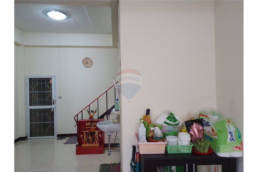 ขายทาวน์เฮ้าส์-2-ชั้น-30-ตรว-หมู่บ้านมารวยวิลล่า