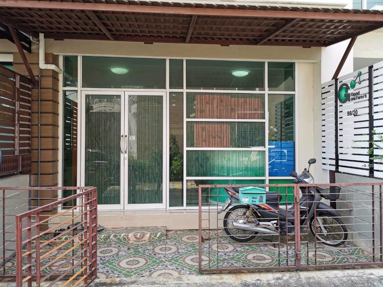 ขายทาวน์โฮม-4-ชั้น​-โครงการพรีเมี่ยมเพลส-นวมินทร์-ลาดพร้าว101-ราคาถูก