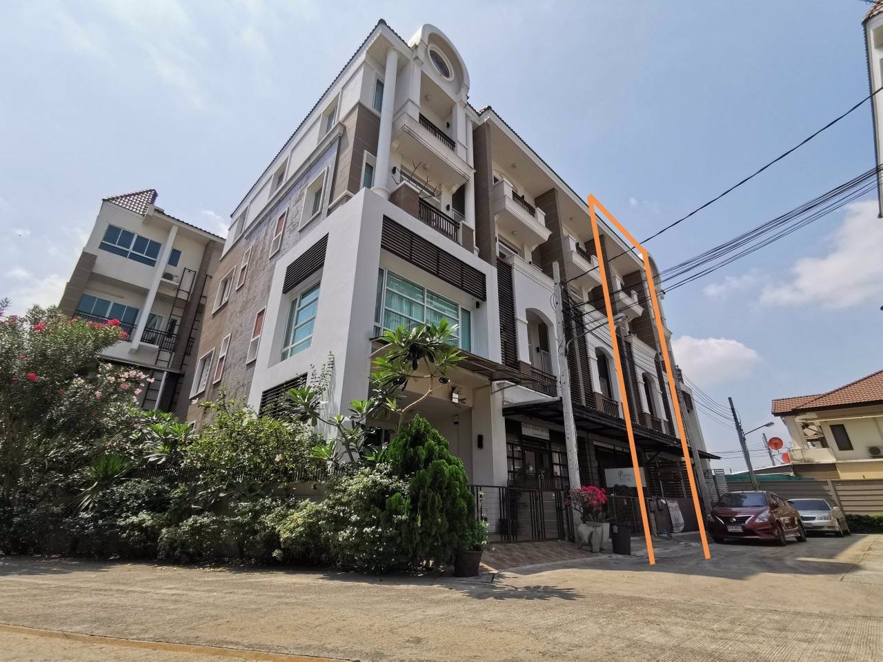 ขายทาวน์โฮม-4-ชั้น​-โครงการพรีเมี่ยมเพลส-นวมินทร์-ลาดพร้าว101-ราคาถูก