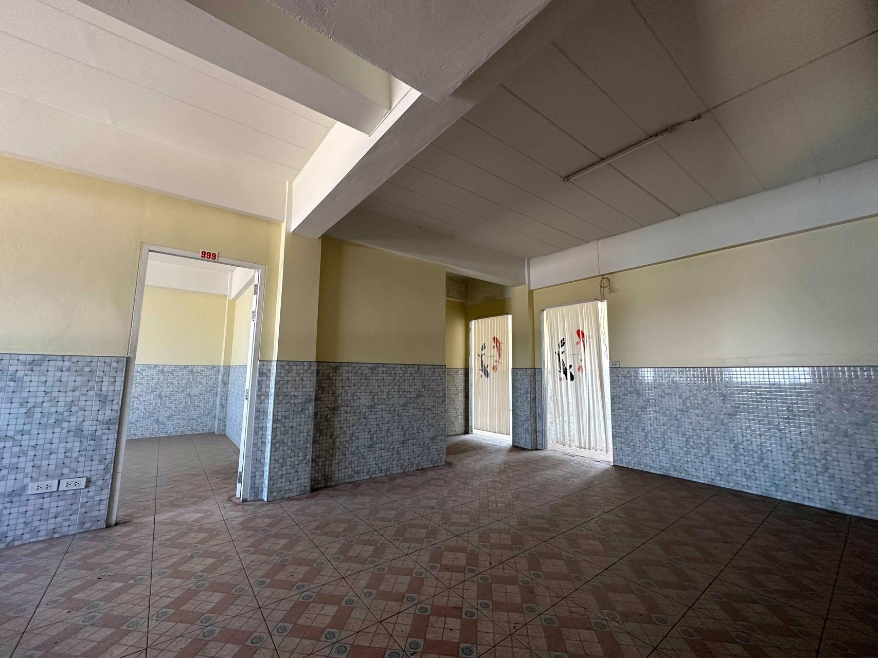 ขายด่วน-เจ้าของขายเอง-คุ้มมากๆ-อาคารพาณิชย์-2คูหา-ทะลุกัน-อยู่หัวมุม-ติดตลาดไท-35ชั้น