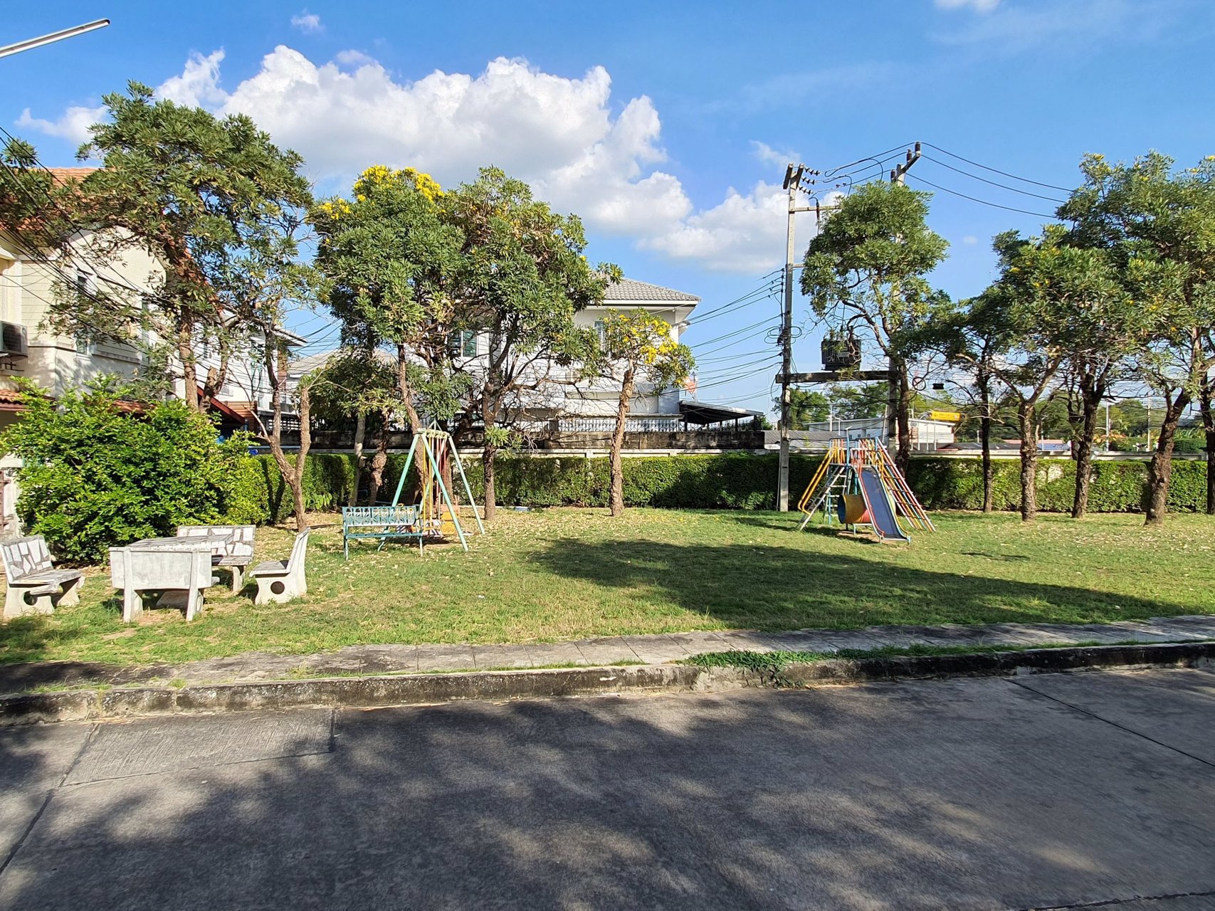 ขายทาวน์เฮ้าส์-2-ชั้น-โครงการหมู่บ้านเดอะกรีน-ใจกลางเมืองสระบุรี