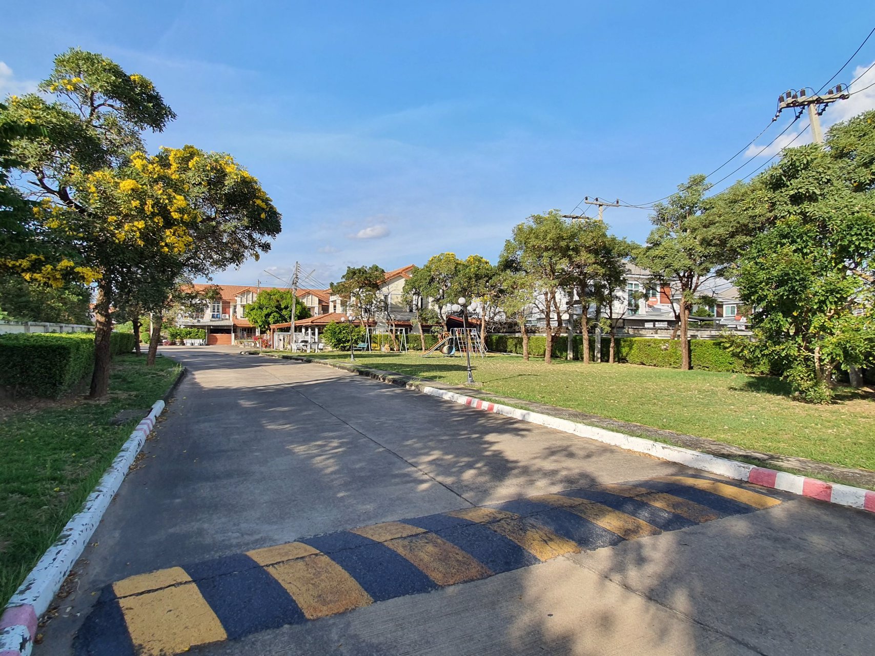 ขายทาวน์เฮ้าส์-2-ชั้น-โครงการหมู่บ้านเดอะกรีน-ใจกลางเมืองสระบุรี