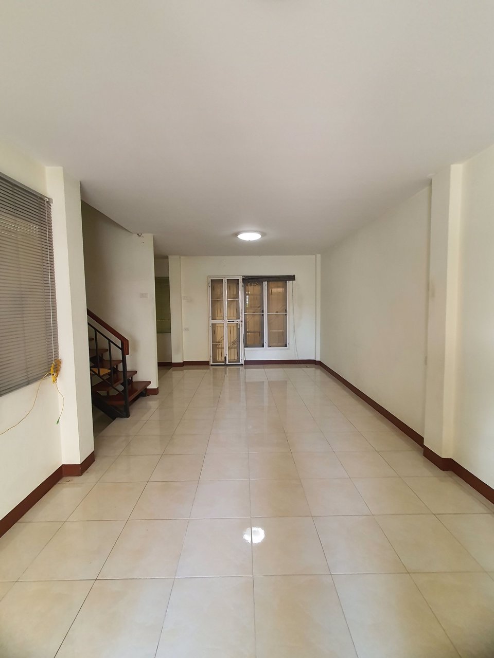 ขายทาวน์เฮ้าส์-2-ชั้น-โครงการหมู่บ้านเดอะกรีน-ใจกลางเมืองสระบุรี