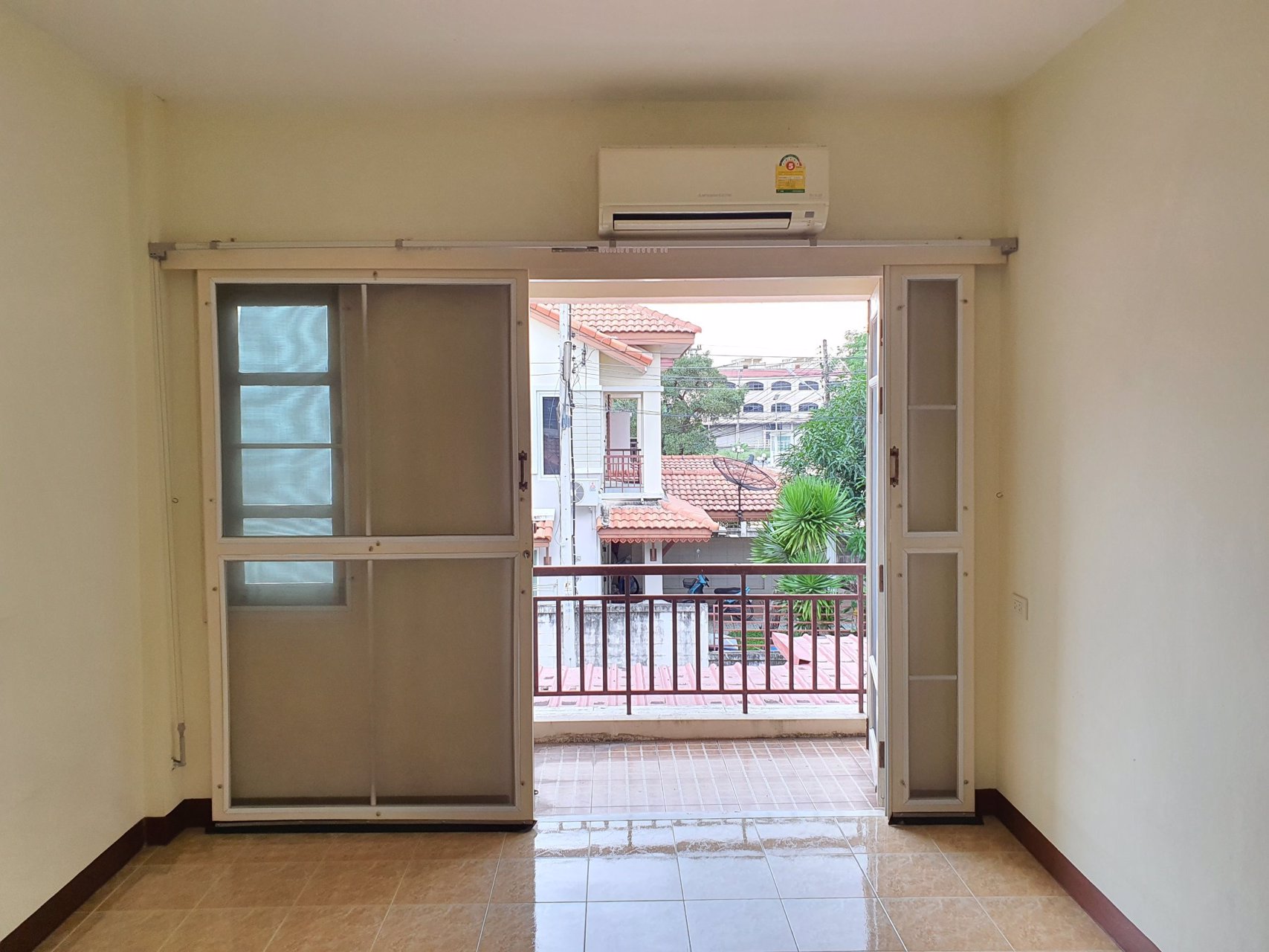 ขายทาวน์เฮ้าส์-2-ชั้น-โครงการหมู่บ้านเดอะกรีน-ใจกลางเมืองสระบุรี