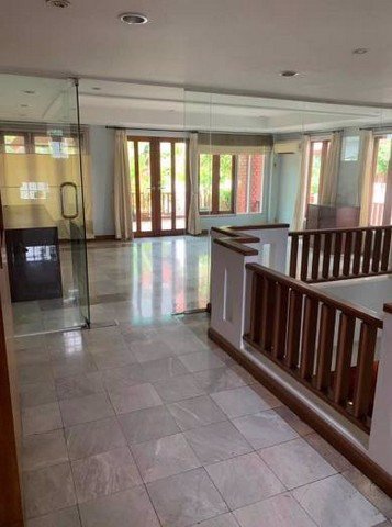 รหัสc2917-ให้เช่าทาวน์โฮม-4ชั้น-ถนนสุขุมวิทซอย39-บ้านสวยสไตล์รีสอร์ท-หลังมุม-ใกล้-btsพร้อมพงษ์