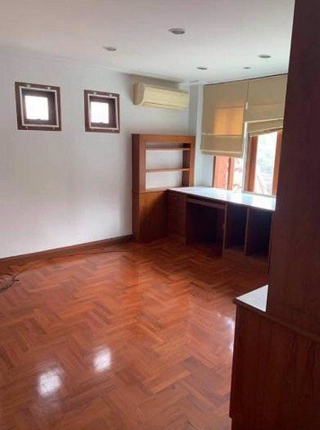 รหัสc2917-ให้เช่าทาวน์โฮม-4ชั้น-ถนนสุขุมวิทซอย39-บ้านสวยสไตล์รีสอร์ท-หลังมุม-ใกล้-btsพร้อมพงษ์