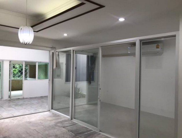 รหัสc2908-ให้เช่าทาวน์โฮม-3ชั้น-ถนนประชาชื่น-ซอยเสริมสุข-ใกล้-mrt-บางซื่อ