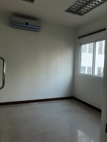 รหัสc2880-ให้เช่าพื้นที่สำนักงานขนาด-100ตารางเมตร-ใกล้bts-ช่องนนทรี-ถนนนราธิวาสราชนครินทร์