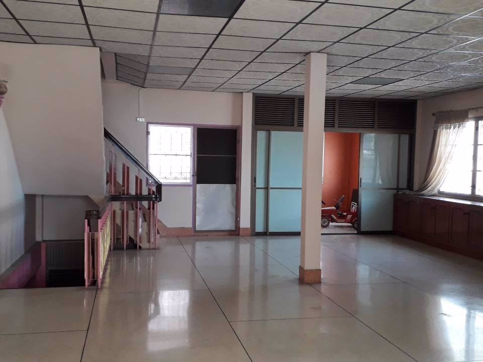 รหัสc2935-ให้เช่าบ้านเดี่ยว-3ชั้น-ถนนเจริญนคร-จอดรถได้หลายคัน