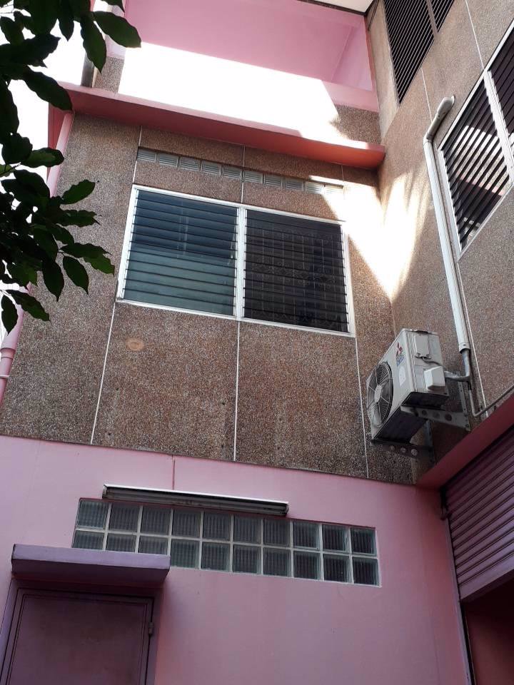รหัสc2935-ให้เช่าบ้านเดี่ยว-3ชั้น-ถนนเจริญนคร-จอดรถได้หลายคัน