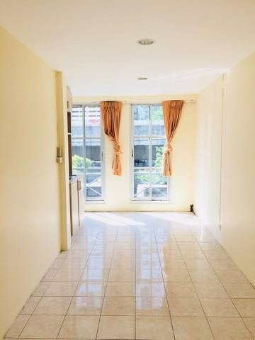 รหัสc2945-ให้เช่าทาวน์โฮม-5ชั้น-ย่านถนนสีลม-ใกล้-btsสุรศักดิ์และตากสิน-เหมาะทำธุรกิจหลายประเภท