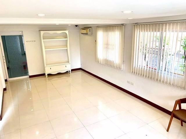 รหัสc2944-ให้เช่าบ้านเดี่ยวสไตล์โมเดิร์น-ถนนพหลโยธิน-ซอยเสนานิคม1-ใกล้-bts-เสนานิคม