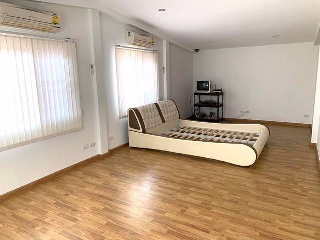 รหัสc2944-ให้เช่าบ้านเดี่ยวสไตล์โมเดิร์น-ถนนพหลโยธิน-ซอยเสนานิคม1-ใกล้-bts-เสนานิคม