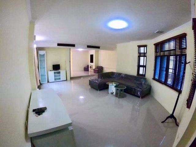 รหัสc3037-ให้เช่าทาวน์โฮม-4ชั้น-ถนนสุขุมวิทซอย31-ใกล้bts-พร้อมเฟอร์นิเจอร์-บ้านหลังมุมวิวสระว่ายน้ำ