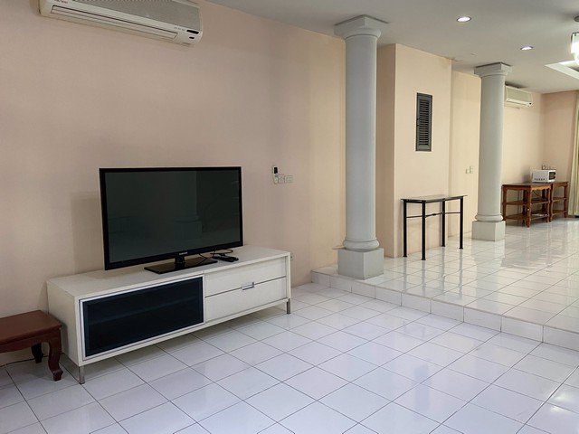 รหัสc3036-ให้เช่าทาวน์โฮม-4ชั้น-ทำเลใจกลางเมือง-ถนนสุขุมวิทใกล้bts-สุขุมวิท31-พร้อมเฟอร์นิเจอร์