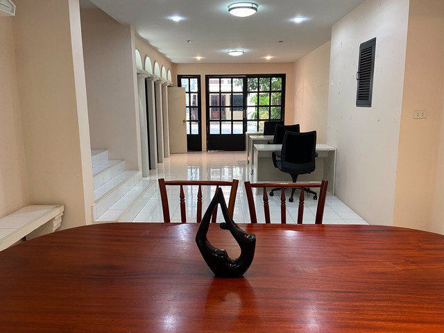 รหัสc3036-ให้เช่าทาวน์โฮม-4ชั้น-ทำเลใจกลางเมือง-ถนนสุขุมวิทใกล้bts-สุขุมวิท31-พร้อมเฟอร์นิเจอร์