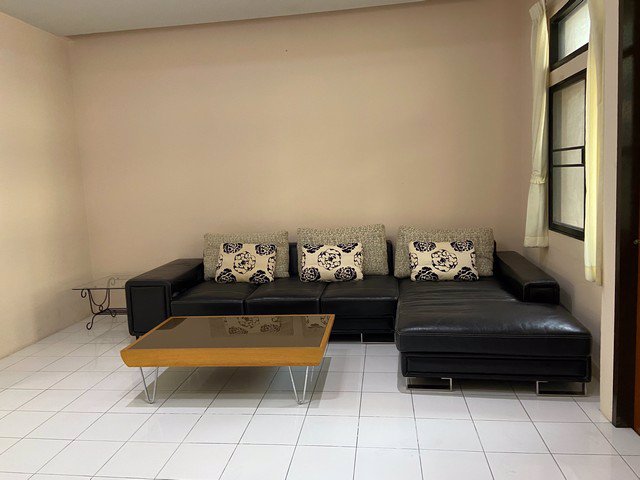 รหัสc3036-ให้เช่าทาวน์โฮม-4ชั้น-ทำเลใจกลางเมือง-ถนนสุขุมวิทใกล้bts-สุขุมวิท31-พร้อมเฟอร์นิเจอร์