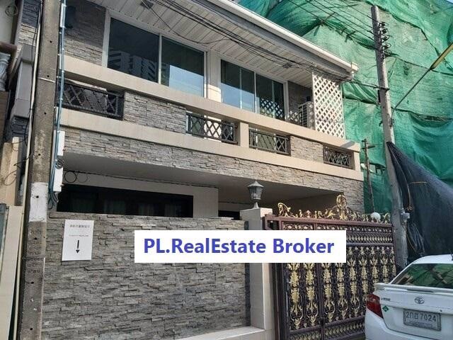 รหัสc3085-ให้เช่าทาวน์เฮ้าส์-2ชั้น-ถนนสุขุมวิทซอย26-ตกแต่งสวยพร้อมอยู่-ใกล้btsพร้อมพงษ์