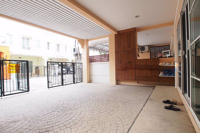 รหัสc3090-ให้เช่าทาวน์โฮม-3ชั้น-หมู่บ้าน-urban-sathorn-สาทร-ราชพฤกษ์-ใกล้bts-mrtบางหว้า