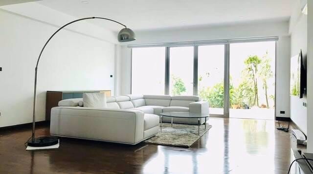 รหัสc3100-ขายและให้เช่าทาวน์เฮ้าส์-4ชั้น-ถนนสุขุมวิท-ทองหล่อใกล้ถนนเพชรบุรี-เดินทางสะดวกใกล้bts