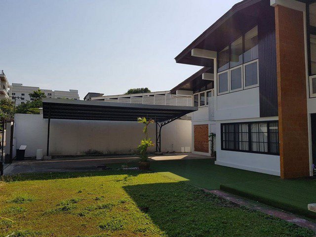 รหัสc3098-ให้เช่าบ้านเดี่ยว-2ชั้น-ถนนสุขุมวิท-เอกมัย-เนื้อที่-200ตารางวา-ใกล้-btsเอกมัย