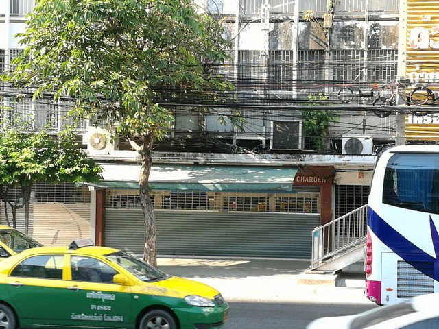 รหัสc3102-ให้เช่าอาคารพาณิชย์เฉพาะชั้นล่าง-พื้นที่-80ตารางเมตร-ริมถนนเพชรบุรีทำลใจกลางเมือง