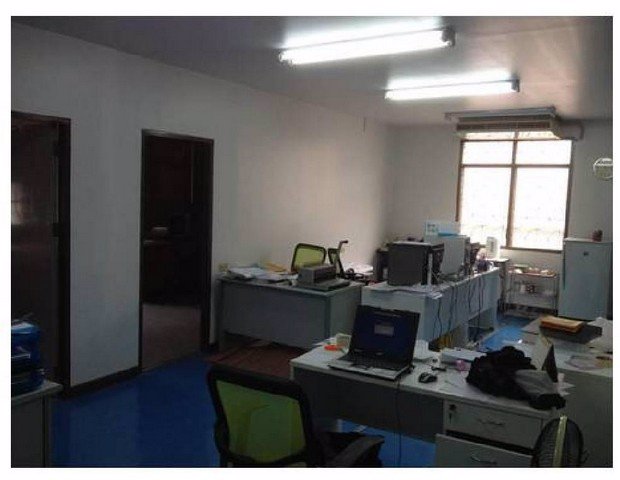 รหัสc3132-ให้เช่าและขายอาคารพาณิชย์-3ชั้น-2คูหา-ถนนลาดพร้าววังหิน-หลังมุม