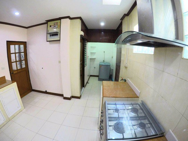 รหัสc3128-ให้เช่าทาวน์โฮม-3ชั้น-สุขุมวิท71-ปรีดีพนมยงค์-ทำเลดี-เหมาะทำออฟฟิศหรือพักอาศัย