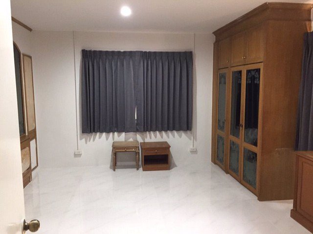 รหัสc3124-ให้เช่าบ้านเดี่ยวเนื้อที่-213ตารางวา-ถนนบางแวก-เขตบางแค-จอดรถได้-10คัน