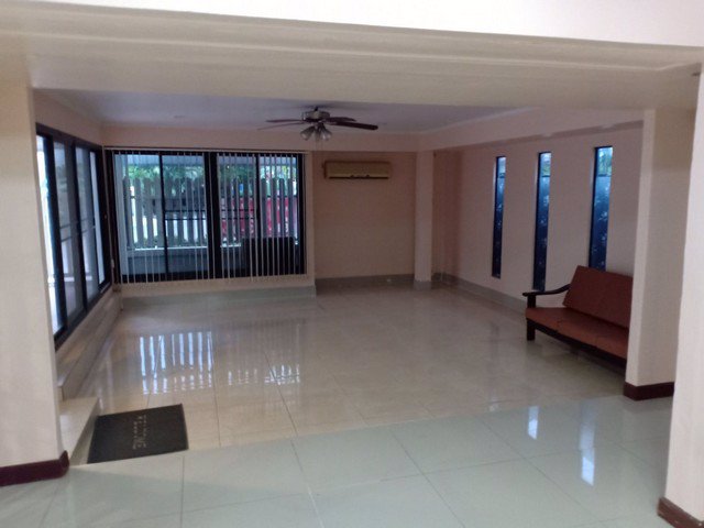 รหัสc3123-ให้เช่าบ้านเดี่ยว-2ชั้น-หมู่บ้านสัมมากร-รามคำแหง110-เหมาะทำที่พักอาศัยและโฮมออฟฟิศ