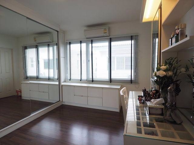 รหัสc3155-ให้เช่าทาวน์โฮม-3ชั้น-หมู่บ้านทาวน์อเวนิว-ศรีนครินทร์-อ่อนนุช68-เฟอร์ครบพร้อมอยู่