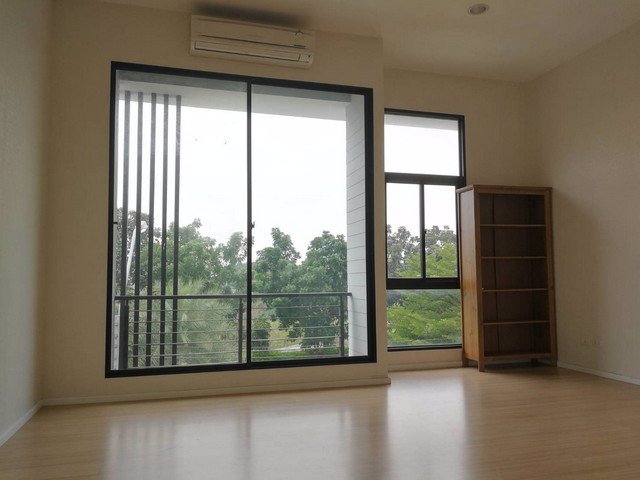 รหัสc3145-ให้เช่าทาวน์โฮม-3ชั้น-โครงการบ้านกลางเมือง-รามคำแหง39-วัดเทพลีลา