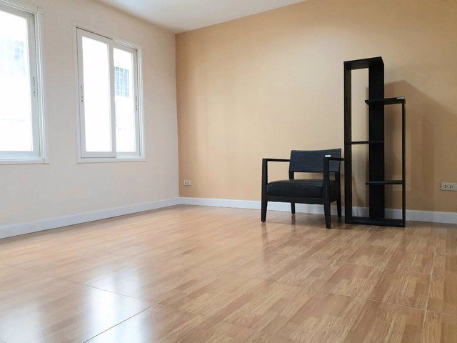 รหัสc3140-ให้เช่าทาวน์โฮม-4ชั้น-ลาดพร้าว18-วิภาวดี22-ใกล้mrt-เหมาะทำโฮมออฟฟิศ