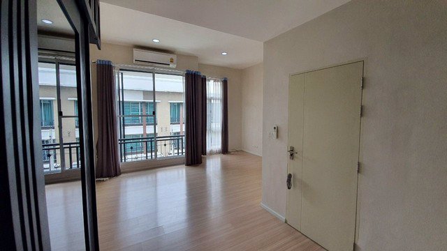 รหัสc3170-ให้เช่าทาวน์โฮม-3ชั้น-โครงการบ้านกลางเมือง-โชคชัย4-ลาดพร้าว