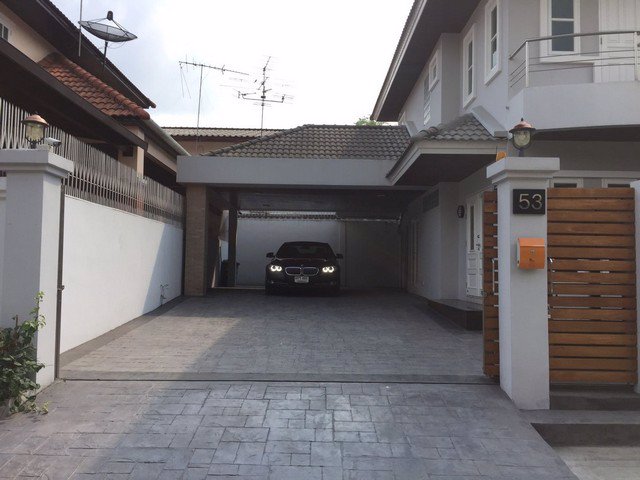 รหัสc3169-ให้เช่าและขายบ้านเดี่ยว-2ชั้น-ลาดพร้าว71-สุคนธสวัสดิ์-เลี้ยงสัตว์ได้ทำออฟฟิศได้