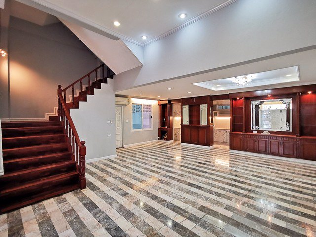 รหัสc3184-ให้เช่าและขาย-townhouse-3ชั้น-รีโนเวทใหม่-6ห้องนอน-สาธุประดิษฐ์-พระราม3
