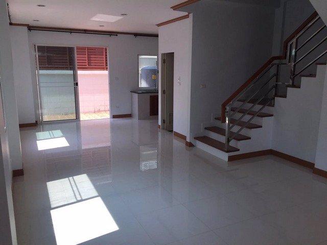 รหัสc3180-ให้เช่าทาวน์โฮม-3ชั้น-สภาพใหม่ย่านดอนเมือง-ใกล้สนามบินดอนเมือง-ที่จอดรถ-5คัน