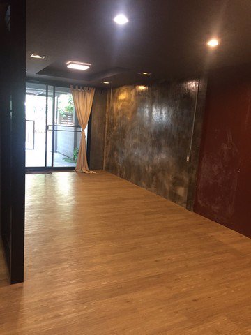 รหัสc3195-ให้เช่าทาวน์เฮ้าส์-2ชั้น-สไตล์โมเดิร์น-รีโนเวทใหม่-ถนนนราธิวาสราชนครินทร์22-สาธุประดิษฐ์15