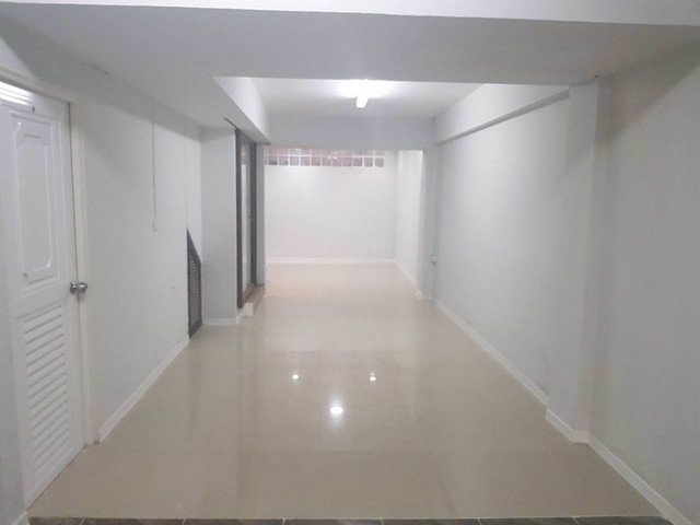 รหัสc3206-ให้เช่าอาคารพาณิชย์-5ชั้น-ถนนลาดพร้าว-นาคนิวาส-รีโนเวทใหม่พร้อมเข้าอยู่