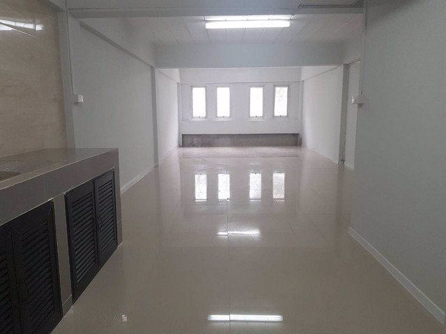 รหัสc3206-ให้เช่าอาคารพาณิชย์-5ชั้น-ถนนลาดพร้าว-นาคนิวาส-รีโนเวทใหม่พร้อมเข้าอยู่