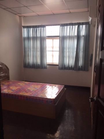 รหัสc3205-ให้เช่าทาวน์เฮ้าส์-2ชั้นถนน-สุขุมวิทซอย93-พร้อมเฟอร์นิเจอร์-ใกล้bts-เลี้ยงสัตว์ได้